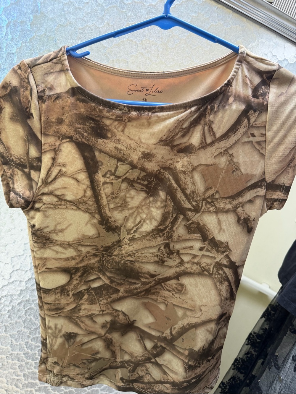 Women's Short Sleeve Beige Camouflage Print Top size medium